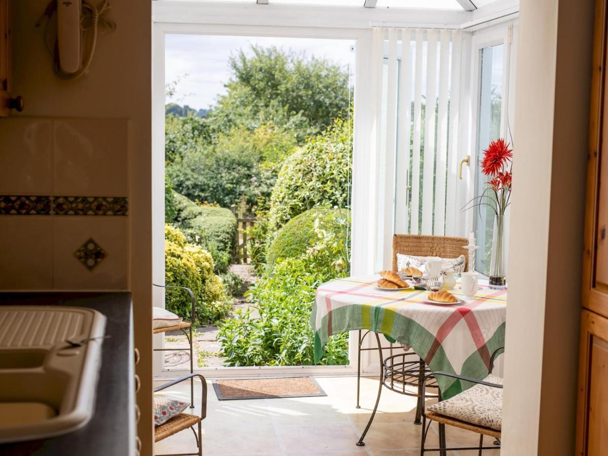 Pass The Keys Cosy Cottage With Views Over The Shropshire Hills Ludlow Exterior foto